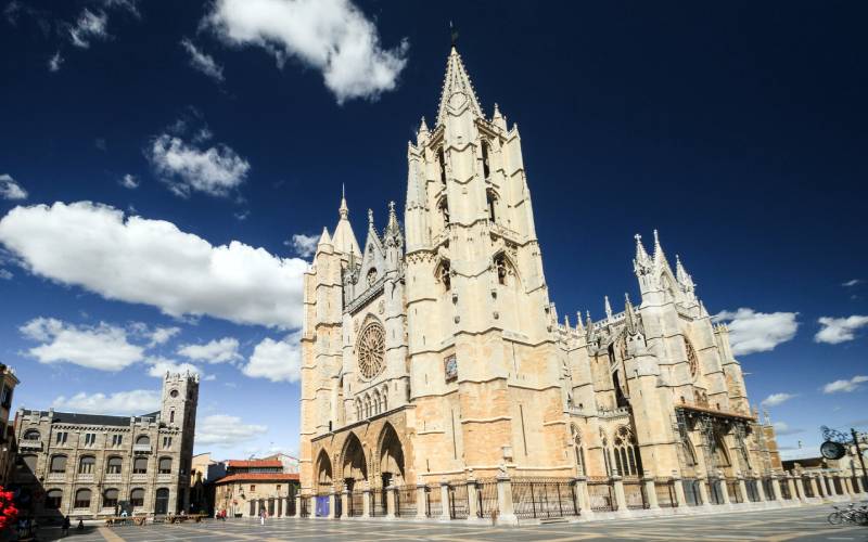 1 Catedral de León. _ Castilla-León, España. _ Flickr foto José Balsas García_files (2)
